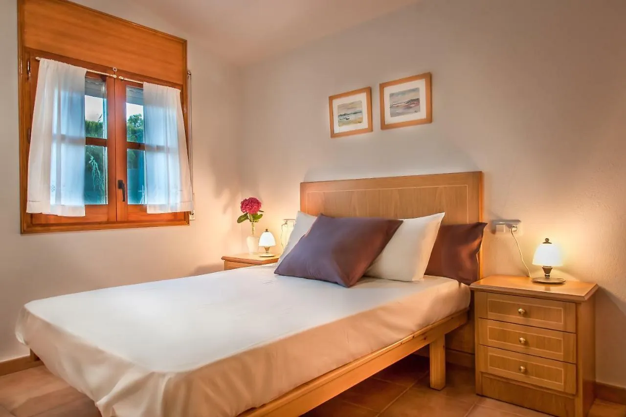 Country house Cal Xaiet Guest House Llampaies Spain